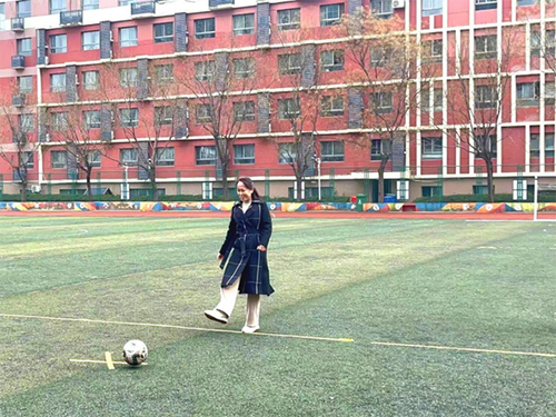 “足”梦远航，追“球”卓越-郑州市郑东新区外国语学校七年级第八届“校长杯”校园足球班级联赛开幕式