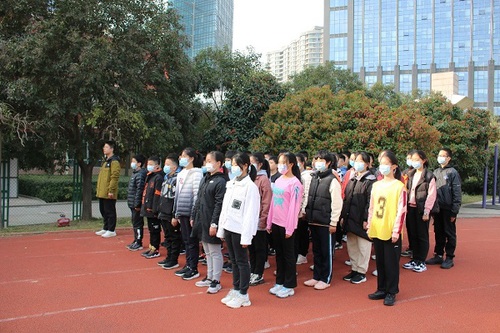 争做文明学生，共建文明校园 ——郑州市郑东新区外国语学校 “文明学生表彰”主题升旗仪式