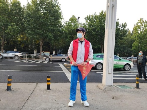 严格防疫 有序返校 上好开学第一课