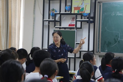 聚焦课堂 引领成长
