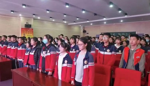 坚定理想信念  铸就无悔青春